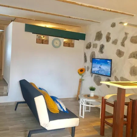 Olive アパート グラン・タラハル